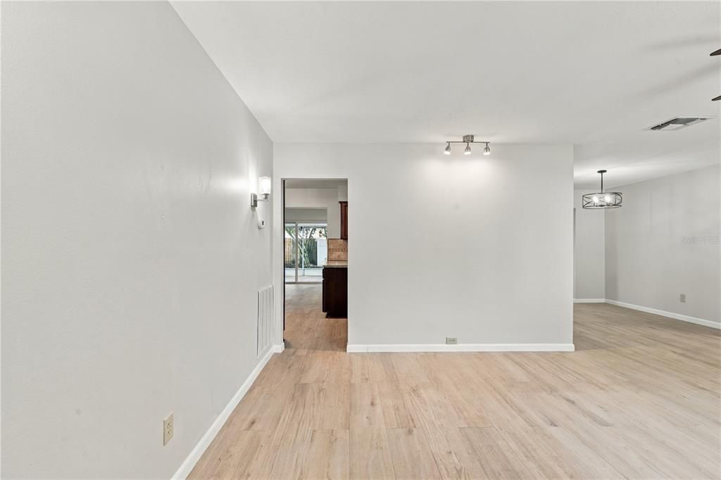 For Sale: $419,000 (2 beds, 2 baths, 1592 Square Feet)