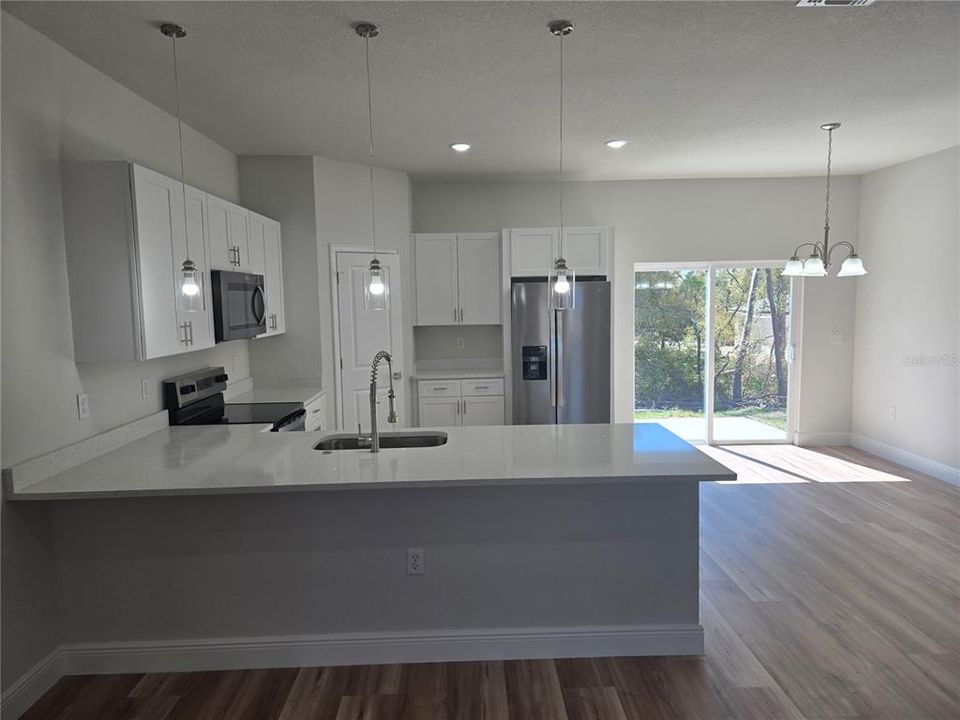 For Sale: $315,000 (4 beds, 3 baths, 1865 Square Feet)