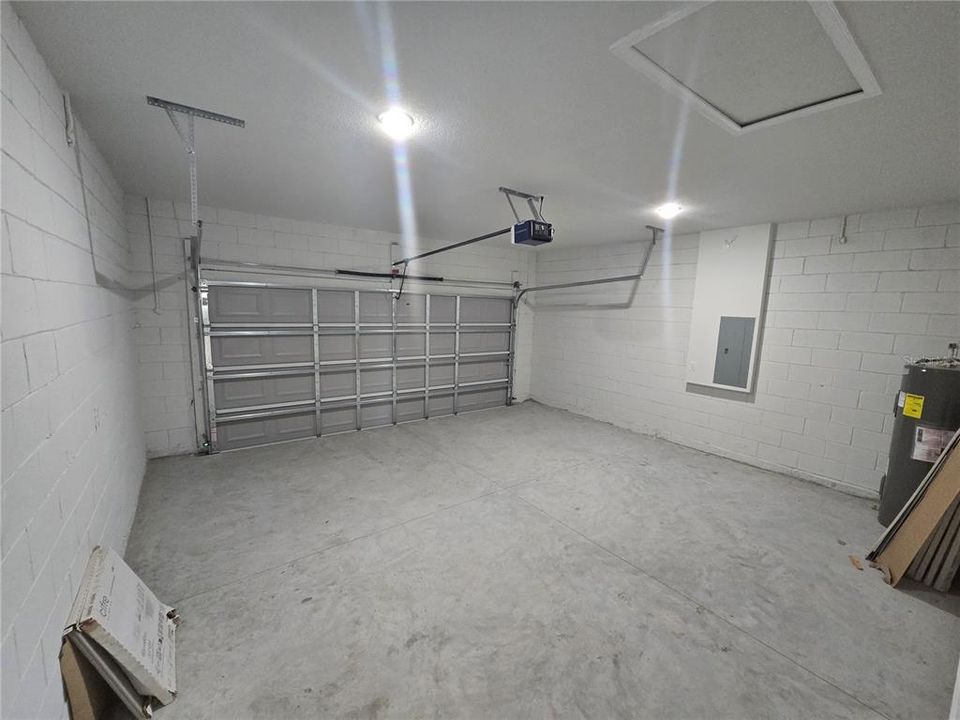 For Sale: $315,000 (4 beds, 3 baths, 1865 Square Feet)