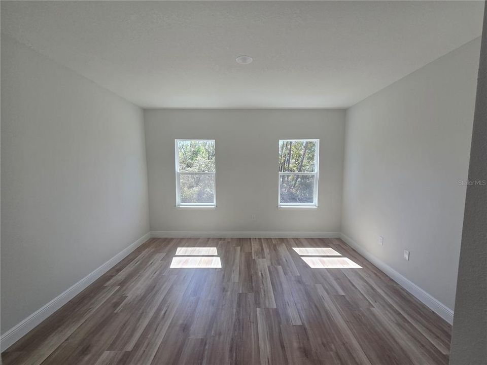 For Sale: $315,000 (4 beds, 3 baths, 1865 Square Feet)