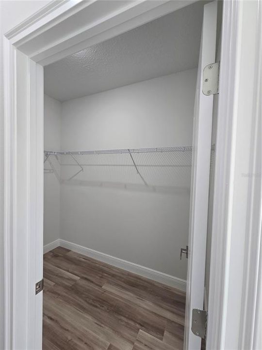 For Sale: $315,000 (4 beds, 3 baths, 1865 Square Feet)
