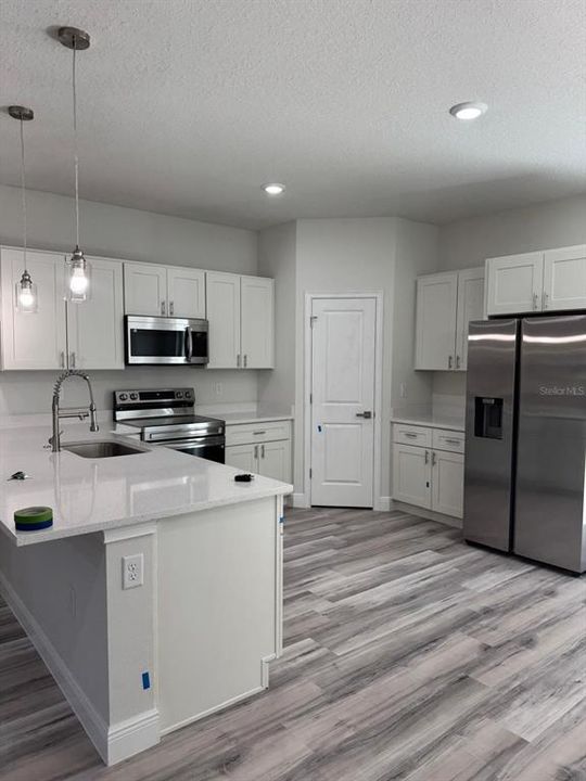 For Sale: $315,000 (4 beds, 3 baths, 1865 Square Feet)