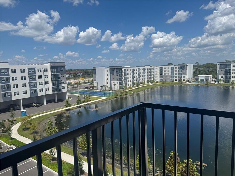 For Rent: $2,400 (3 beds, 2 baths, 1215 Square Feet)
