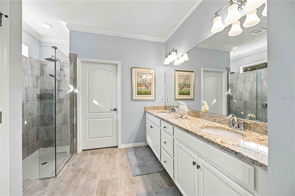 На продажу: $448,000 (2 спален, 2 ванн, 1907 Квадратных фут)