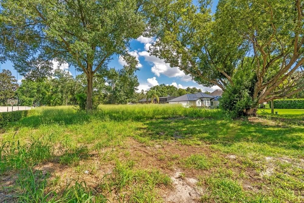 待售: $500,000 (0.44 acres)