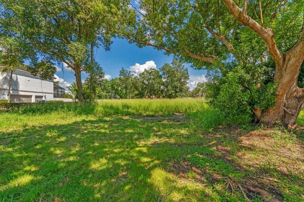 待售: $500,000 (0.44 acres)