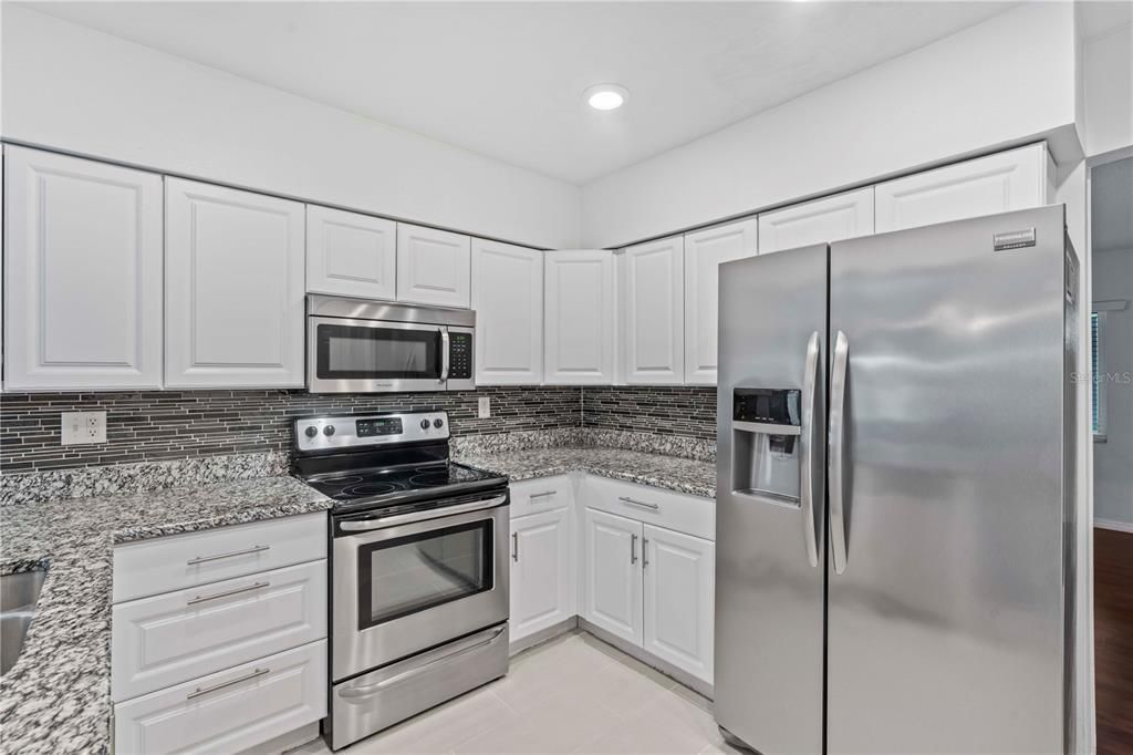 В аренду: $3,900 (3 спален, 2 ванн, 1419 Квадратных фут)
