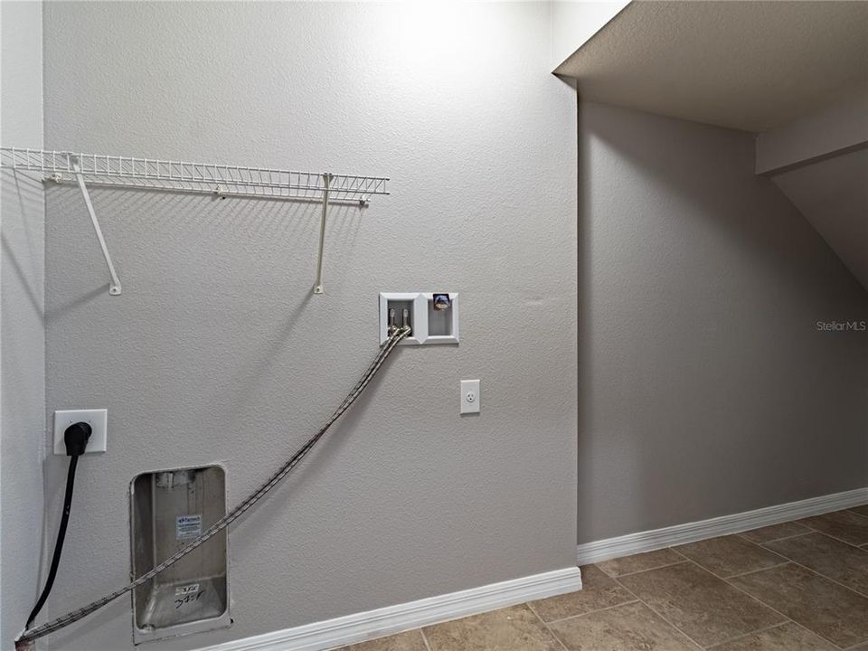 En Venta: $257,000 (3 camas, 2 baños, 1588 Pies cuadrados)
