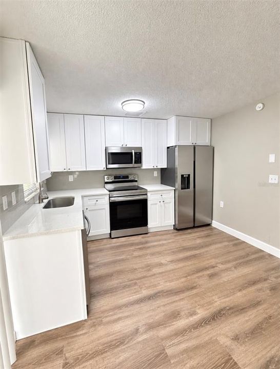 В аренду: $1,850 (2 спален, 2 ванн, 969 Квадратных фут)