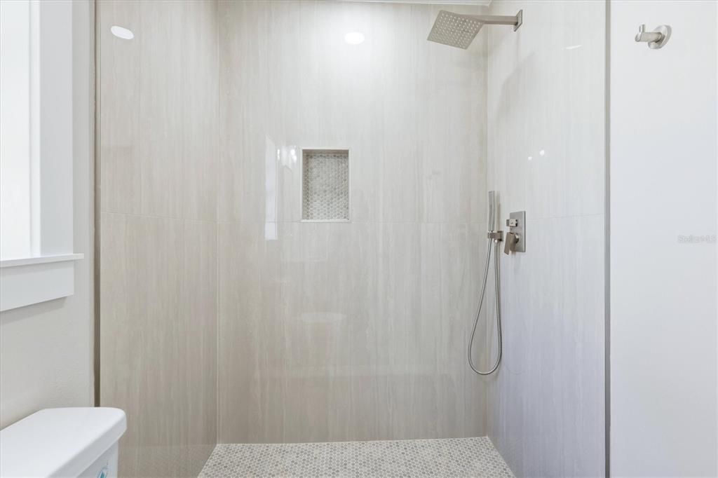 На продажу: $289,000 (3 спален, 2 ванн, 1088 Квадратных фут)