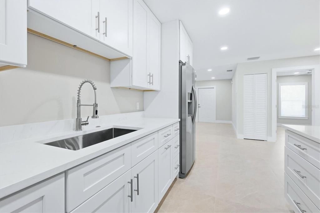 На продажу: $289,000 (3 спален, 2 ванн, 1088 Квадратных фут)