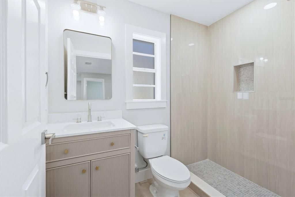 На продажу: $289,000 (3 спален, 2 ванн, 1088 Квадратных фут)