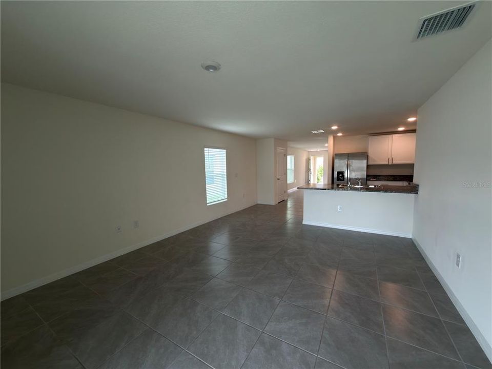 For Rent: $2,000 (3 beds, 2 baths, 1504 Square Feet)