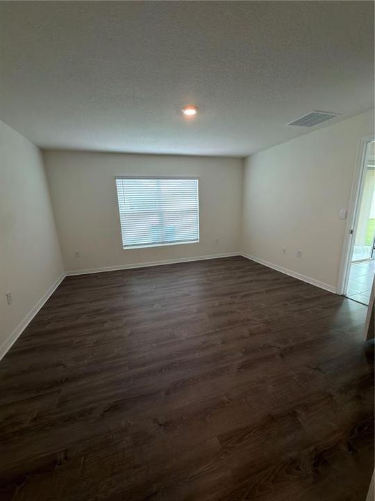 For Rent: $2,000 (3 beds, 2 baths, 1504 Square Feet)