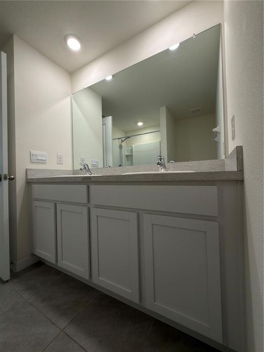For Rent: $2,000 (3 beds, 2 baths, 1504 Square Feet)