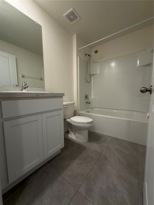 For Rent: $2,000 (3 beds, 2 baths, 1504 Square Feet)