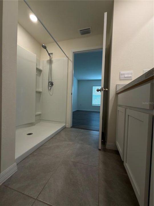 For Rent: $2,000 (3 beds, 2 baths, 1504 Square Feet)