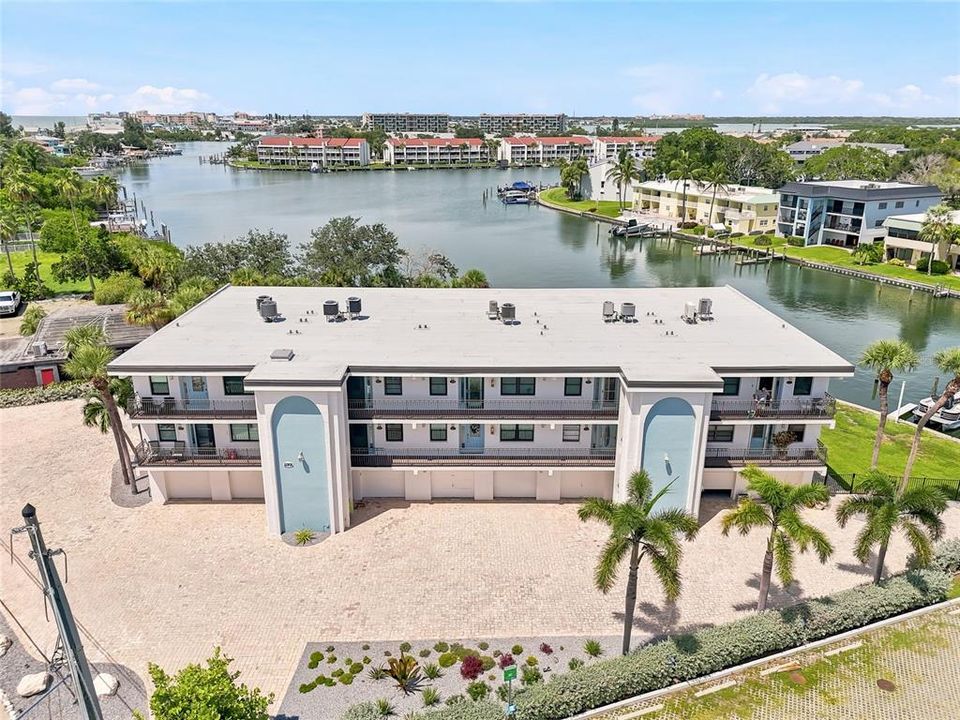 En Venta: $450,000 (2 camas, 2 baños, 1110 Pies cuadrados)