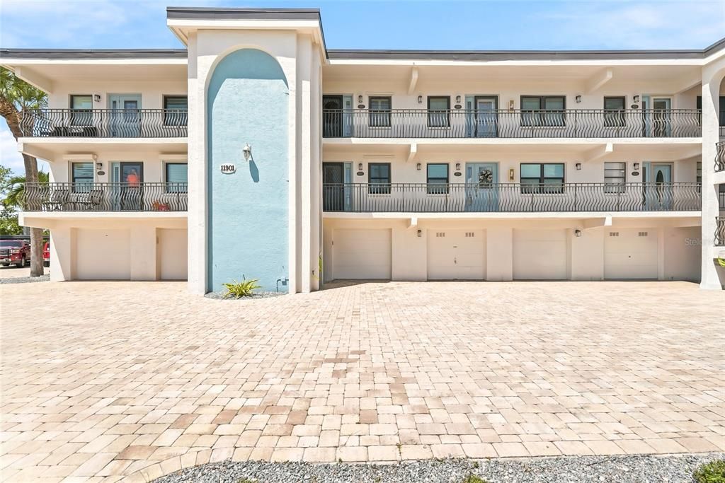 En Venta: $450,000 (2 camas, 2 baños, 1110 Pies cuadrados)
