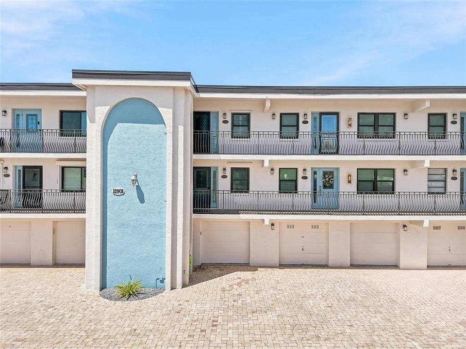 En Venta: $450,000 (2 camas, 2 baños, 1110 Pies cuadrados)