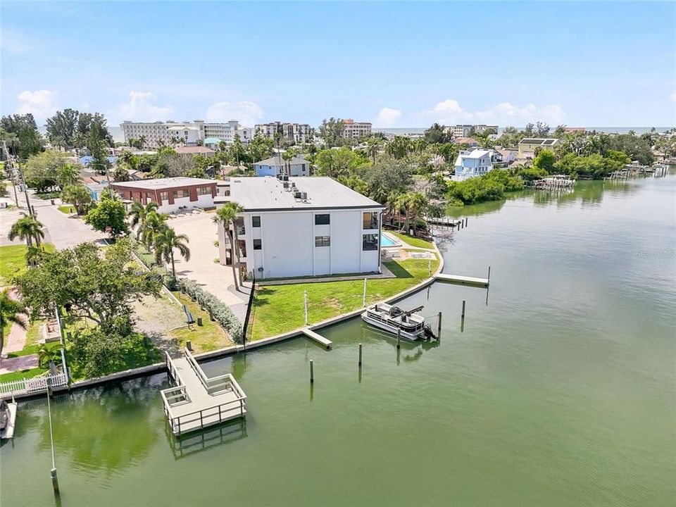 En Venta: $450,000 (2 camas, 2 baños, 1110 Pies cuadrados)