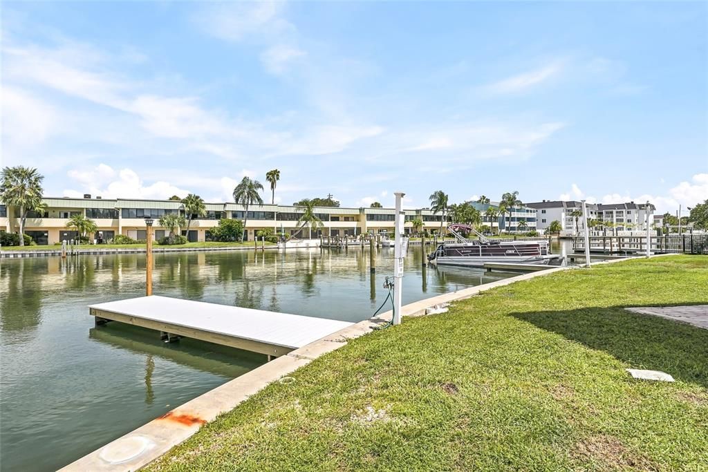 En Venta: $450,000 (2 camas, 2 baños, 1110 Pies cuadrados)