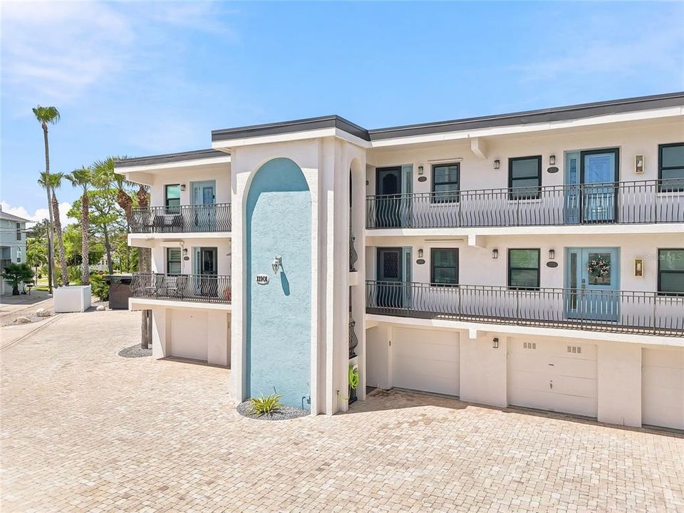 En Venta: $450,000 (2 camas, 2 baños, 1110 Pies cuadrados)