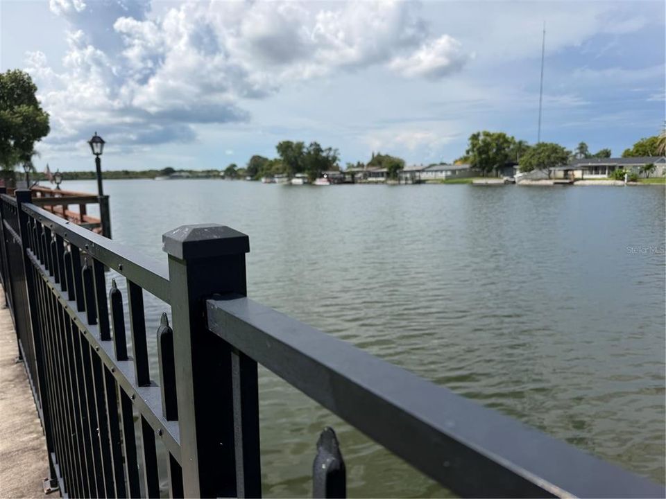 For Sale: $335,000 (2 beds, 1 baths, 1112 Square Feet)