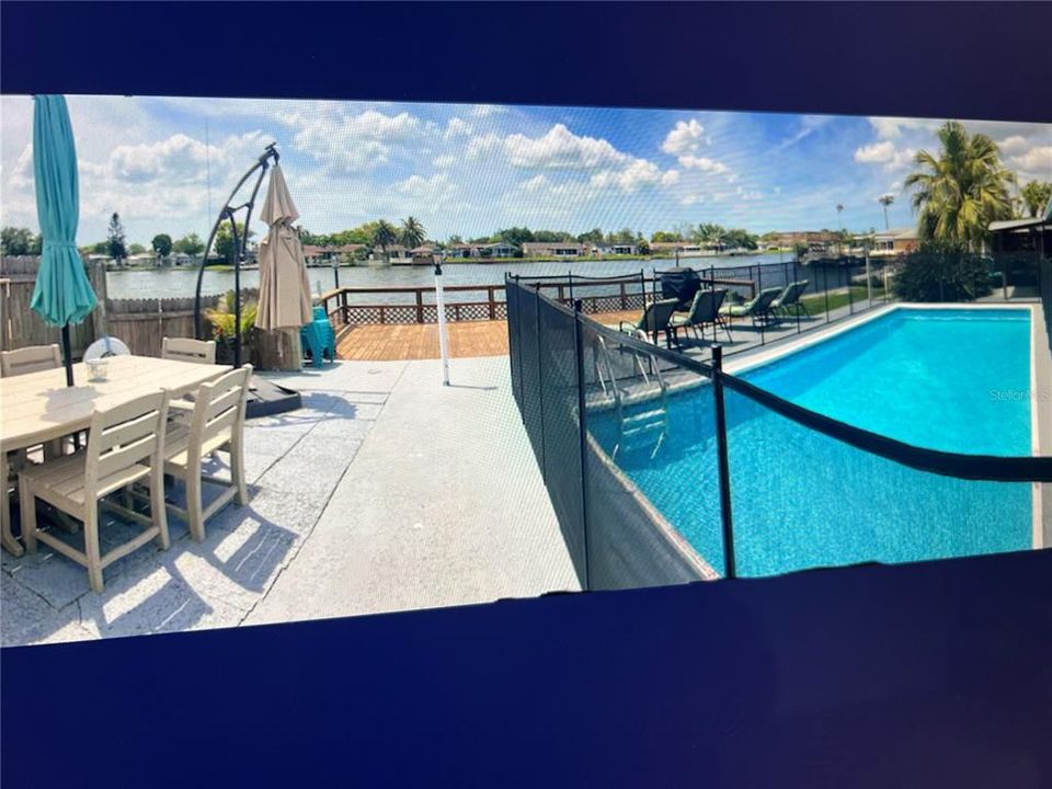 For Sale: $335,000 (2 beds, 1 baths, 1112 Square Feet)