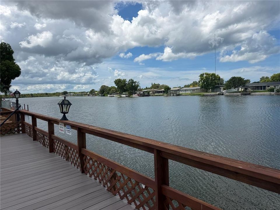 For Sale: $335,000 (2 beds, 1 baths, 1112 Square Feet)