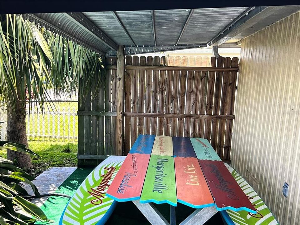 For Sale: $335,000 (2 beds, 1 baths, 1112 Square Feet)