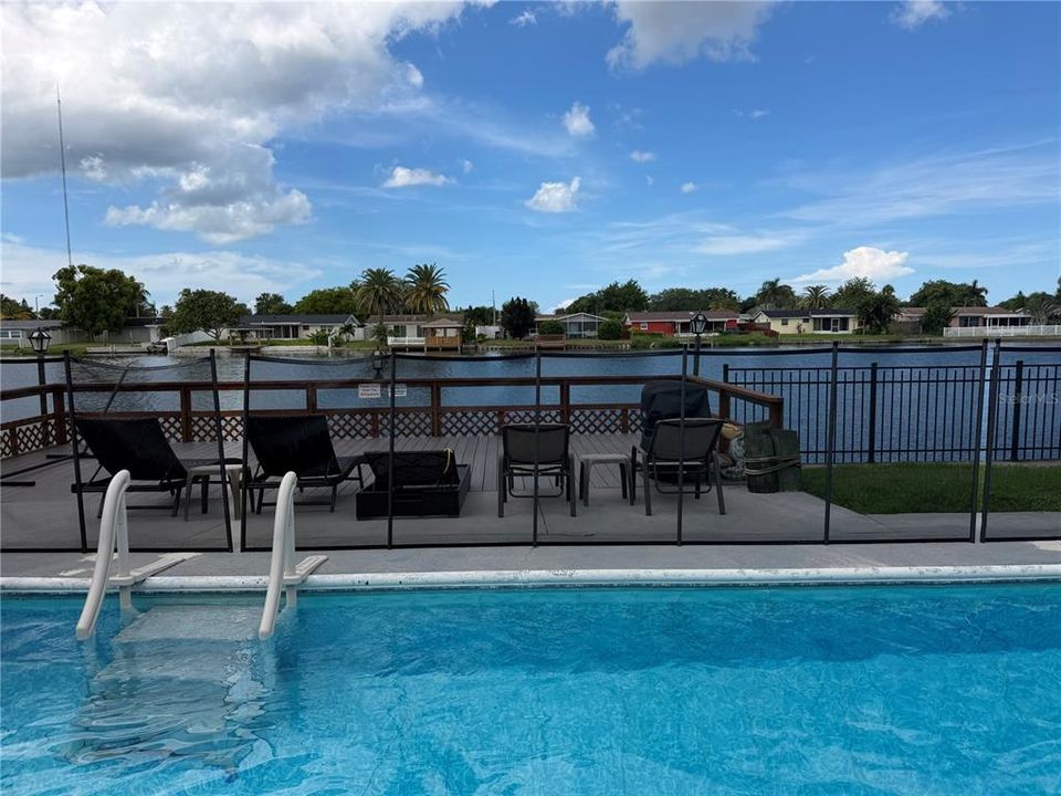For Sale: $335,000 (2 beds, 1 baths, 1112 Square Feet)
