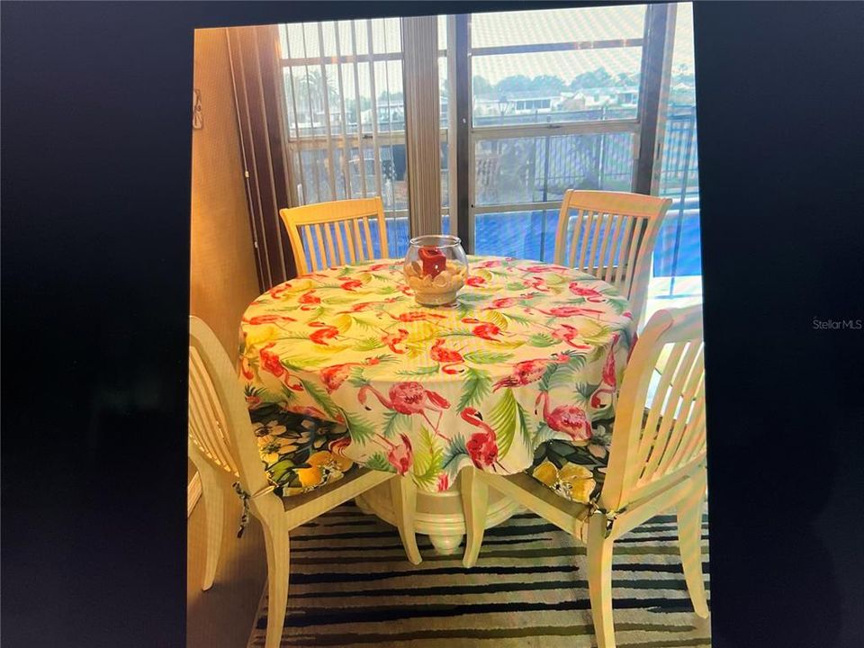For Sale: $335,000 (2 beds, 1 baths, 1112 Square Feet)