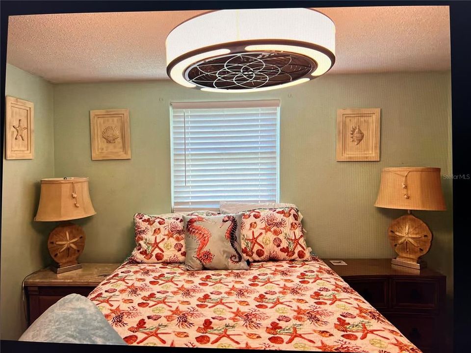 For Sale: $335,000 (2 beds, 1 baths, 1112 Square Feet)