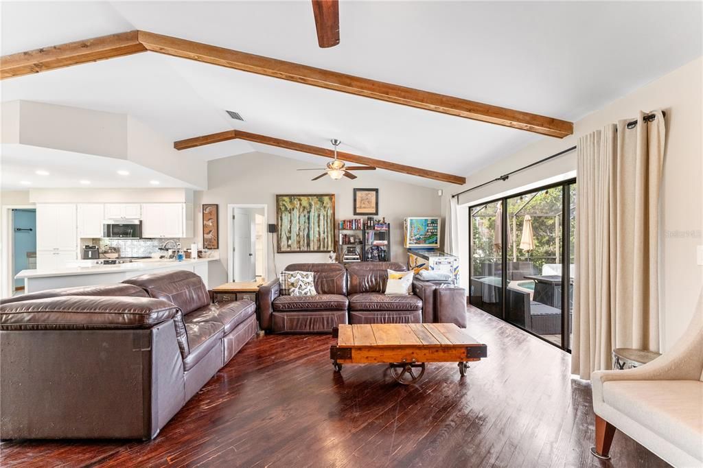 En Venta: $634,990 (3 camas, 2 baños, 1811 Pies cuadrados)