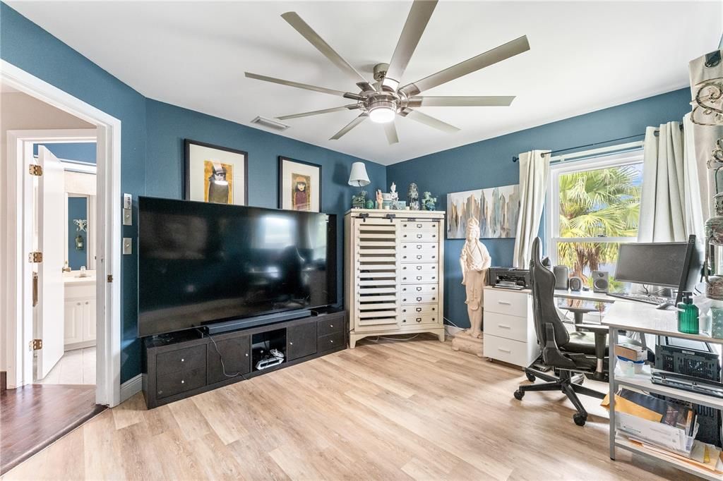 En Venta: $634,990 (3 camas, 2 baños, 1811 Pies cuadrados)