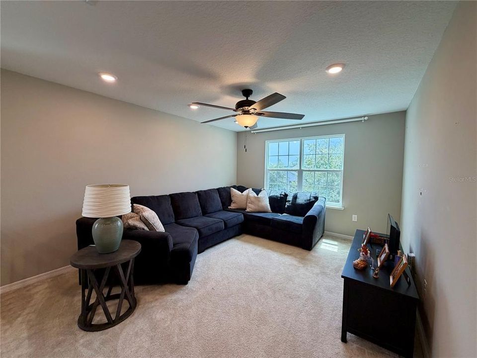 For Rent: $3,500 (5 beds, 3 baths, 3158 Square Feet)