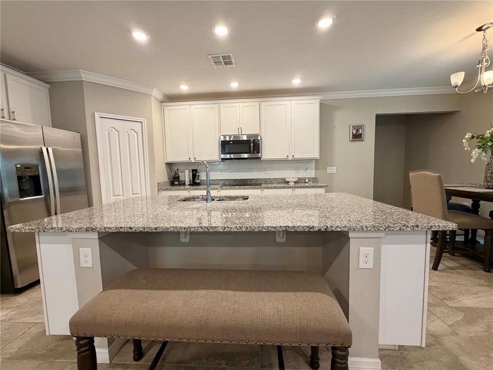 For Rent: $3,500 (5 beds, 3 baths, 3158 Square Feet)