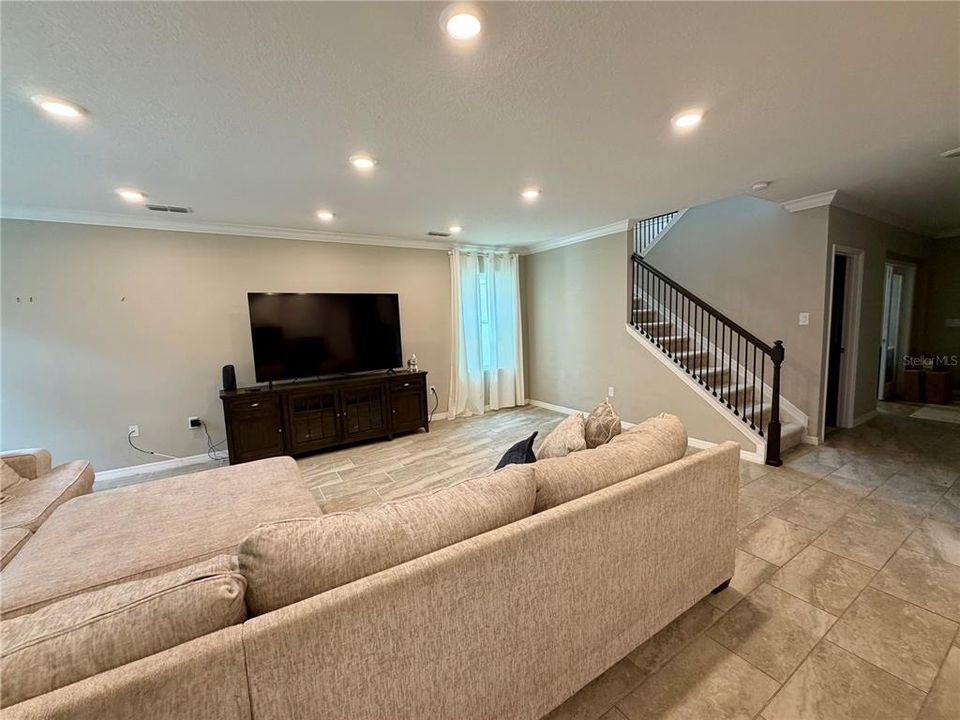 For Rent: $3,500 (5 beds, 3 baths, 3158 Square Feet)