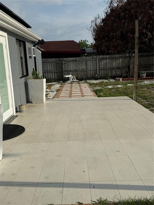 For Rent: $1,100 (1 beds, 1 baths, 361 Square Feet)
