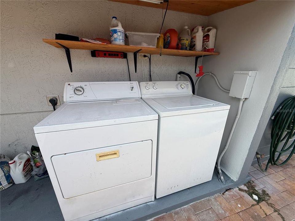 For Rent: $1,100 (1 beds, 1 baths, 361 Square Feet)