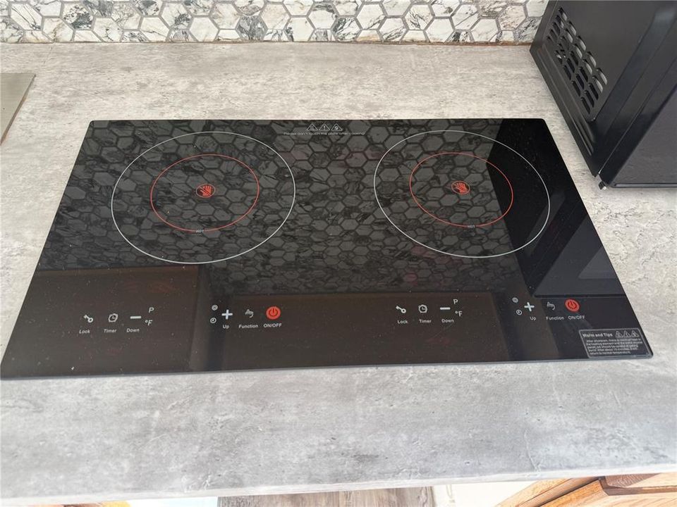 For Rent: $1,100 (1 beds, 1 baths, 361 Square Feet)