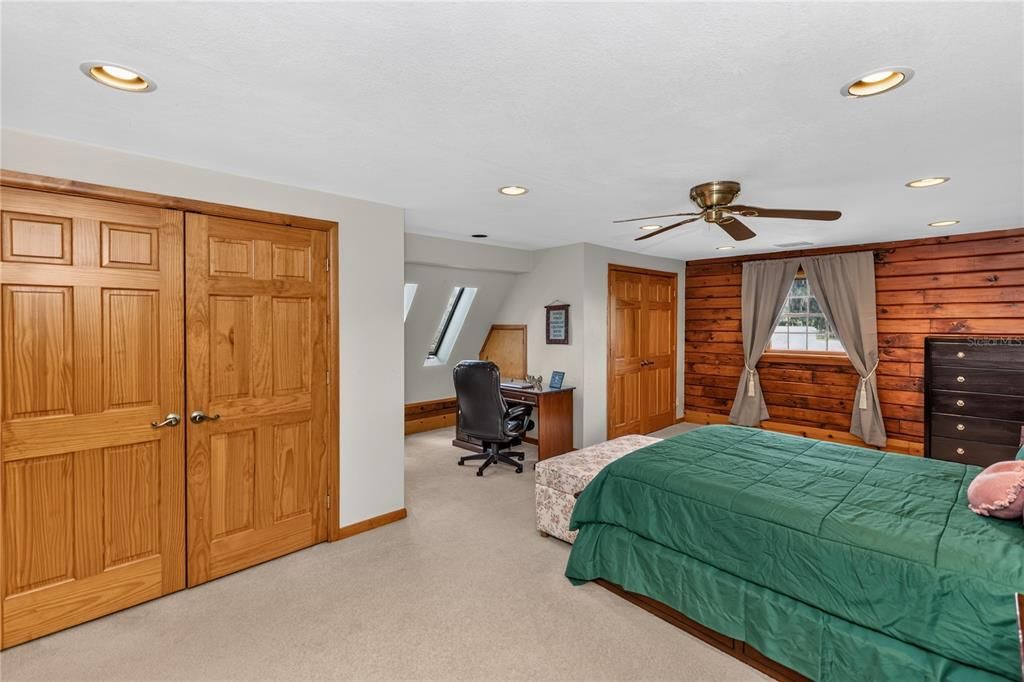For Sale: $599,900 (3 beds, 2 baths, 2350 Square Feet)