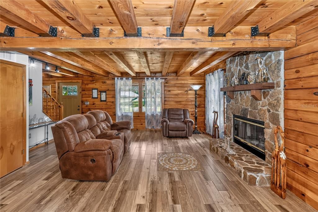 For Sale: $599,900 (3 beds, 2 baths, 2350 Square Feet)