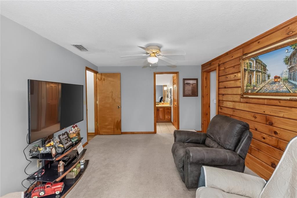 For Sale: $599,900 (3 beds, 2 baths, 2350 Square Feet)