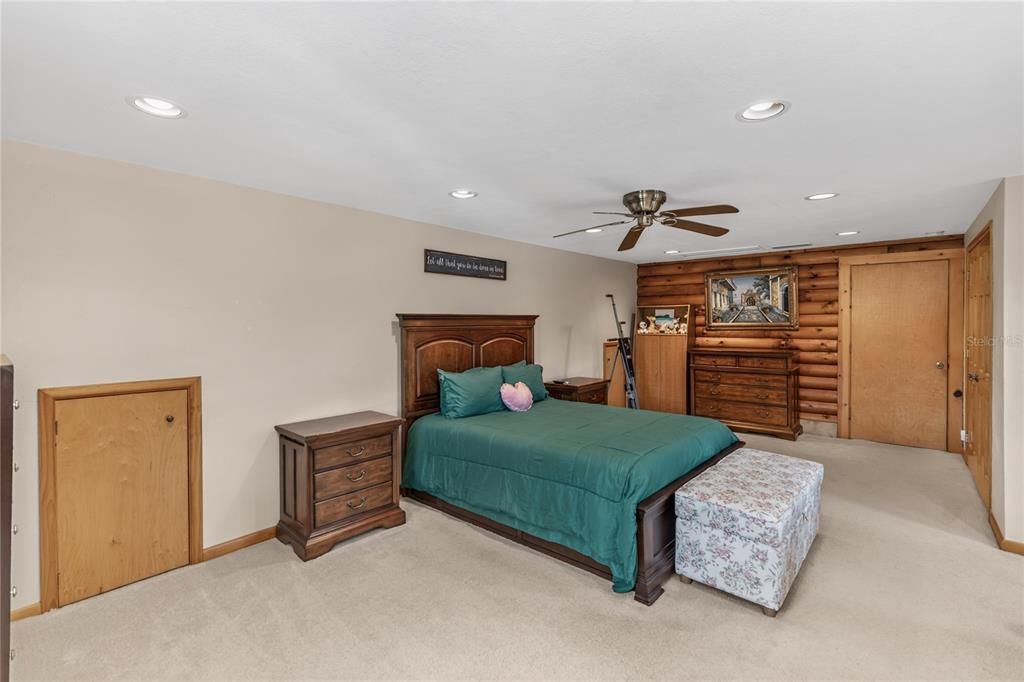 For Sale: $599,900 (3 beds, 2 baths, 2350 Square Feet)