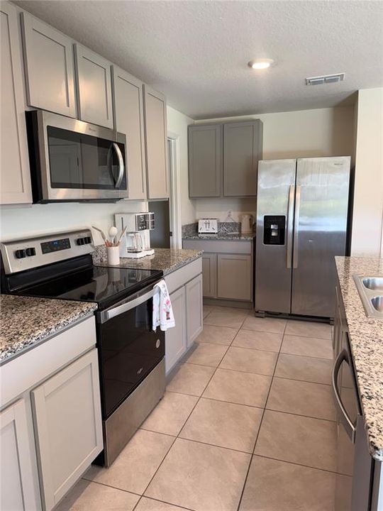 For Rent: $2,990 (5 beds, 3 baths, 2447 Square Feet)