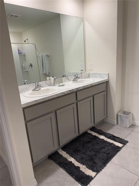 For Rent: $2,990 (5 beds, 3 baths, 2447 Square Feet)