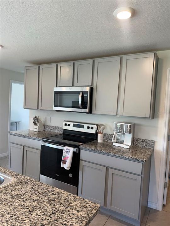 For Rent: $2,990 (5 beds, 3 baths, 2447 Square Feet)