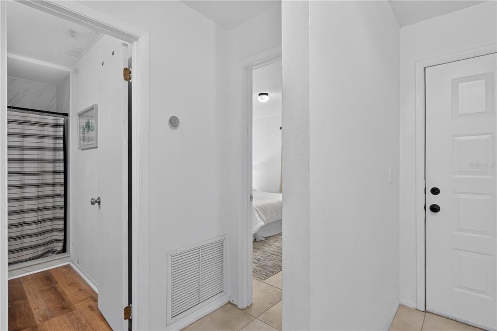 На продажу: $289,000 (2 спален, 2 ванн, 1044 Квадратных фут)